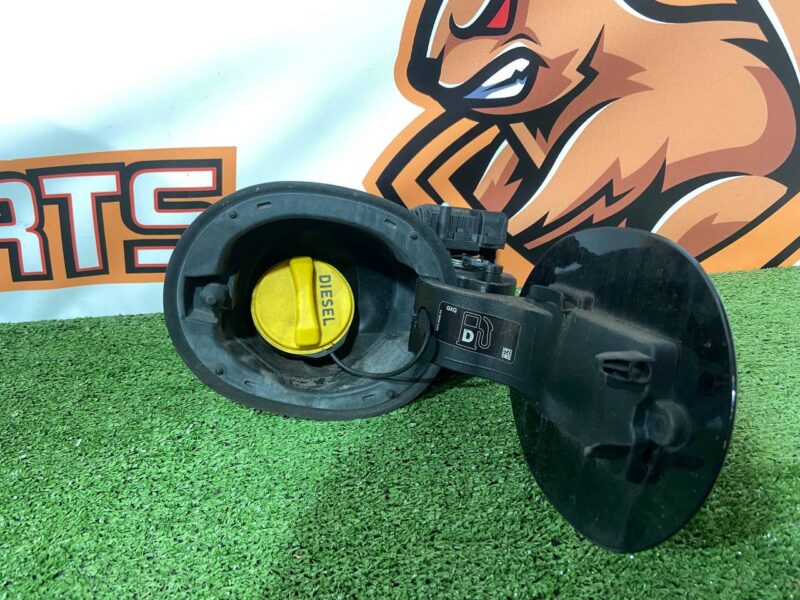 LR077481 Filler neck housing RANGE ROVER SPORT (L494) 2013- Used - Image 16