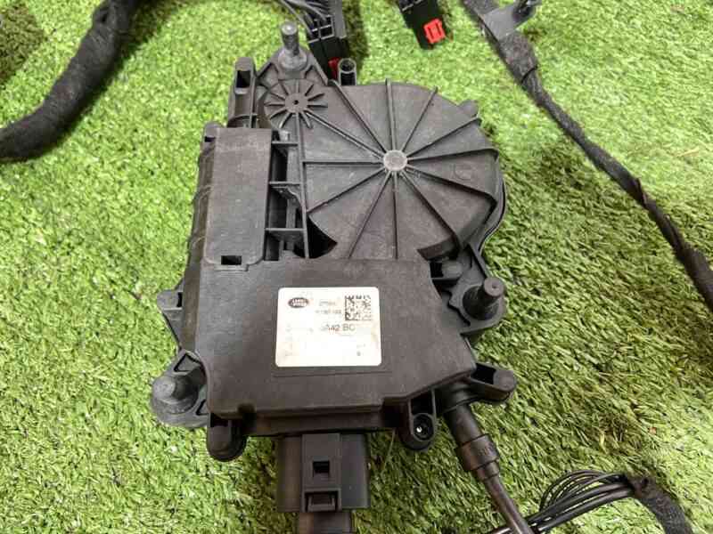 LR078720KIT Set of locks with pulls 2018- Range Rover Sport L494 (2014-2022) Used cost 1 000 € in stock 1 pcs.