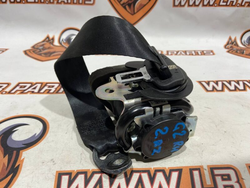 LR081174 Seat belt rear right 2nd row Land Rover Discovery 5 L462 (2017-) Used cost 40 € in stock 1 pcs.