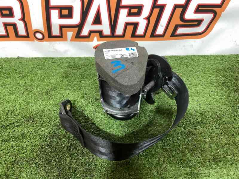LR081174 Seat belt rear right 2nd row Land Rover Discovery 5 L462 (2017-) Used cost 40 € in stock 1 pcs.