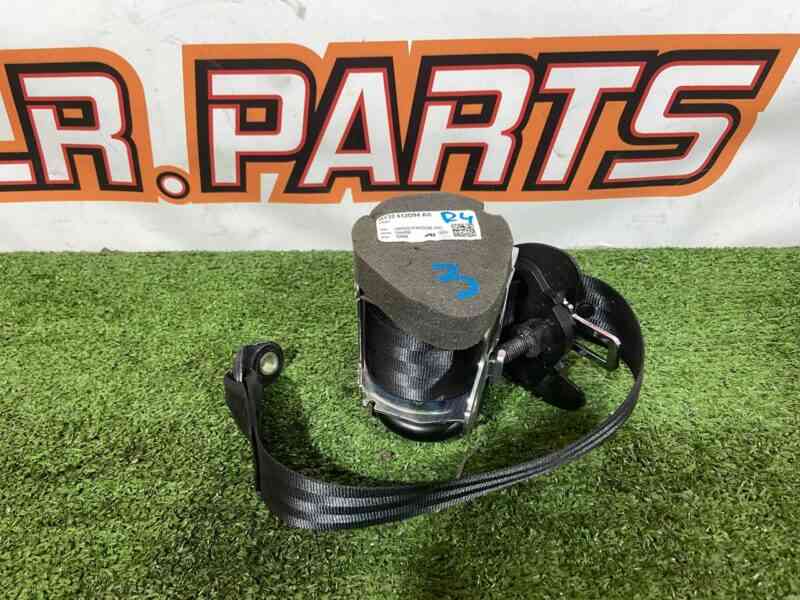 LR081176 Seat belt rear left 2nd row Land Rover Discovery 5 L462 (2017-) Used cost 85 € in stock 1 pcs.