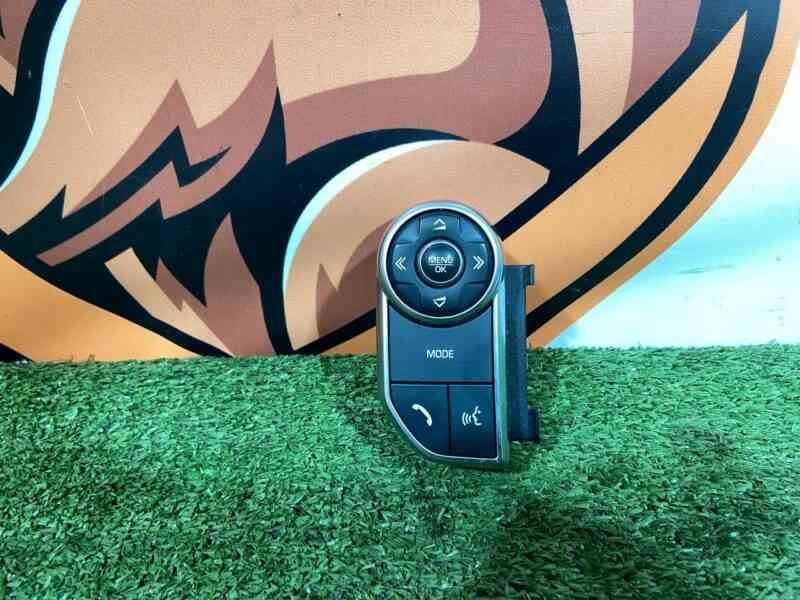 LR087484 Left steering wheel switch button Range Rover L405 (2013-2021) Used - Image 16