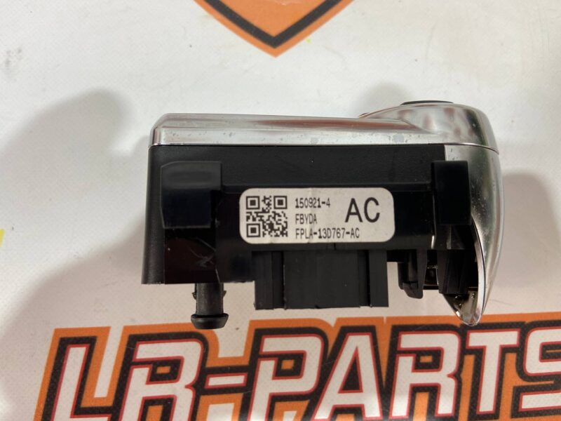 LR087484 Left steering wheel switch button Range Rover L405 (2013-2021) Used cost 35 € in stock 1 pcs.