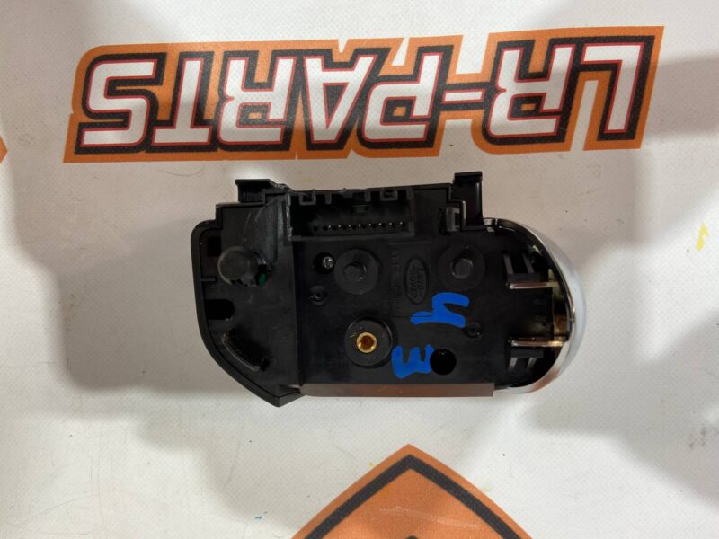 LR087484 Left steering wheel switch button Range Rover L405 (2013-2021) Used cost 35 € in stock 1 pcs.