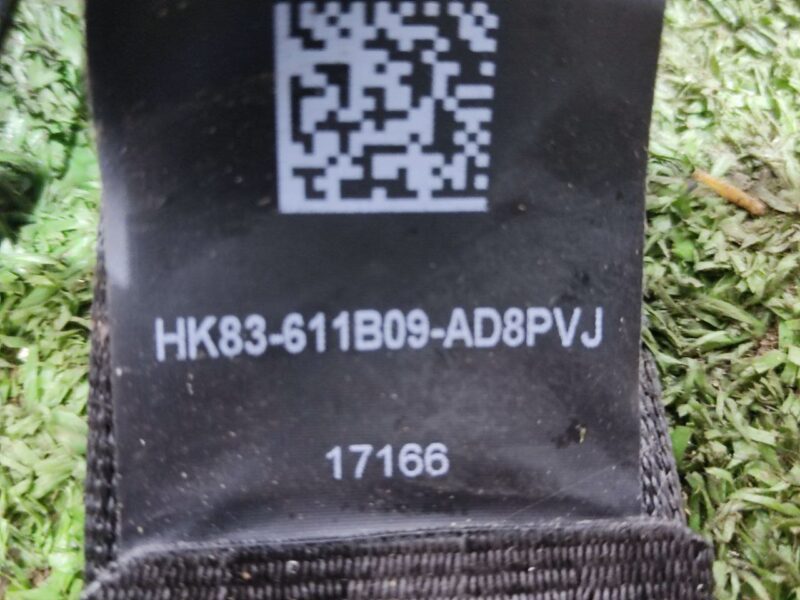 LR092512 Seat Belt Front Left Range Rover Velar L560 (2018-) Used cost 119,56 € in stock 1 pcs.