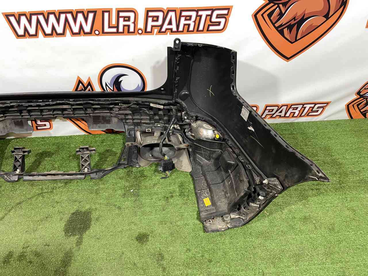 LR098889 Rear bumper 2018- complete assembly set Range Rover Sport L494 (2014-2022) Used - Image 43