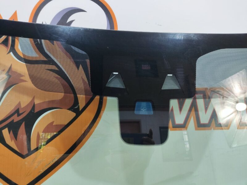 LR114259 Windshield Range Rover Velar L560 (2018-) Used cost 300 € in stock 2 pcs.