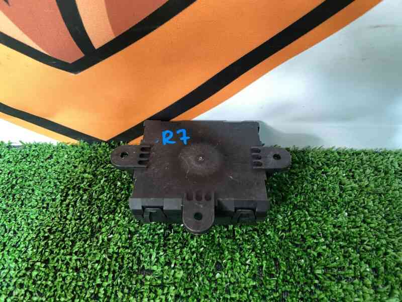 LR117887 Front Driver's Door Comfort Unit Range Rover Sport L494 (2014-2022) Used cost 50 € in stock 1 pcs.