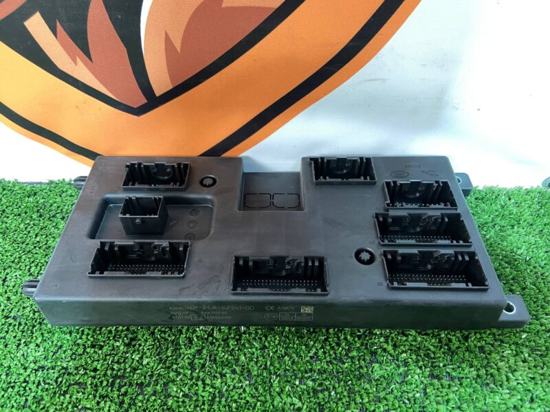 LR125944 Fuse Box Land Rover Discovery 5 L462 (2017-) Used cost 125 € in stock 4 pcs.