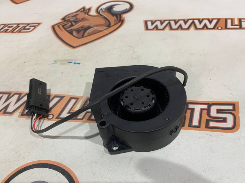 LR131944 Converter cooling fan Range Rover Velar L560 (2018-) used cost 80 € in stock 1 pcs.