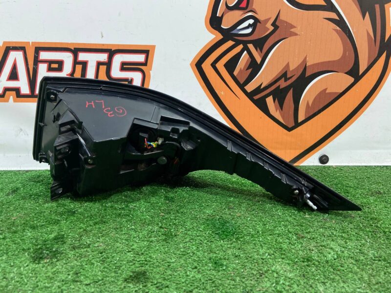LR136857 Rearlight left in fender Range Rover Sport L494 2018- used cost 450 € in stock 1 pcs.