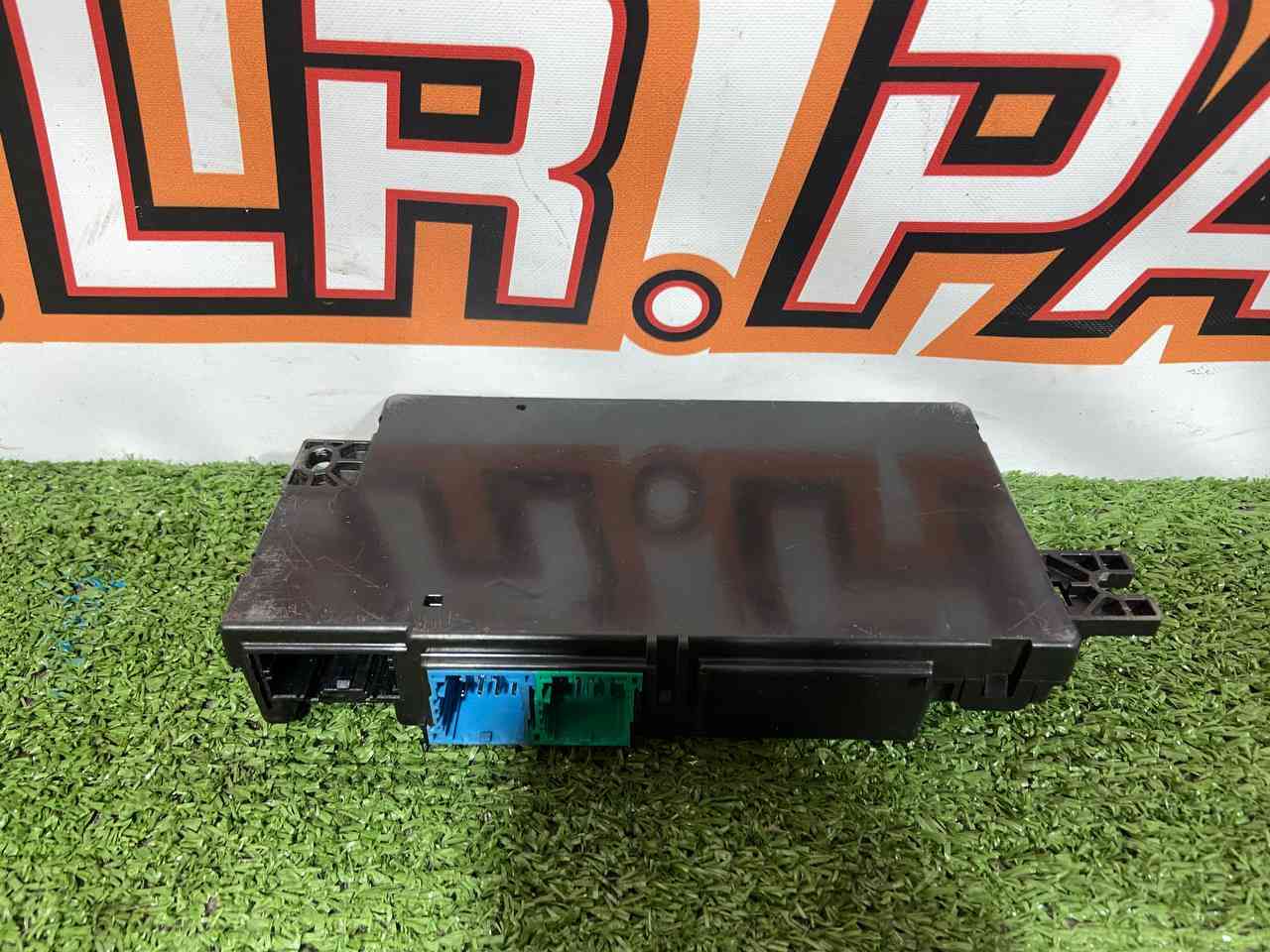 LR140851 Seat control unit Land Rover Discovery Sport L550 (2015-) used cost 150 € in stock 2 pcs.