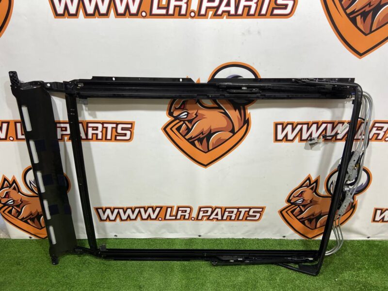 LR141763 Panoramic roof blind Range Rover L405 (2013-2021) Used cost 300 € in stock 2 pcs.