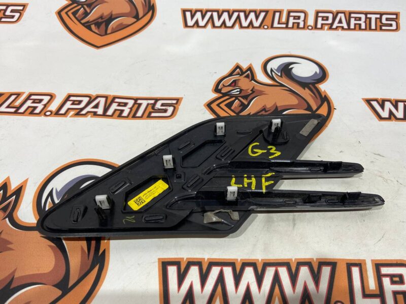 LR154386 Left wing molding 2018- Gloss Black Range Rover Sport L494 (2014-2022) Used cost 60 € in stock 2 pcs.