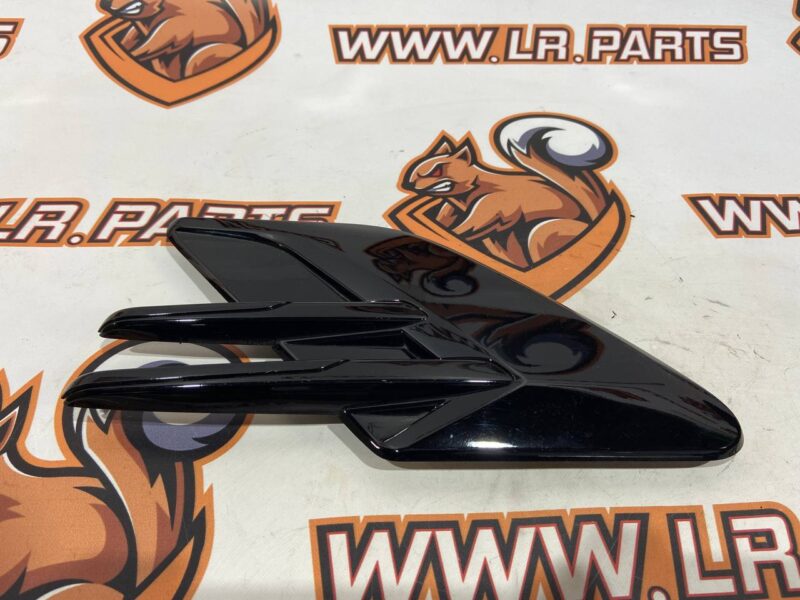 LR154386 Left wing molding 2018- Gloss Black Range Rover Sport L494 (2014-2022) Used cost 60 € in stock 2 pcs.