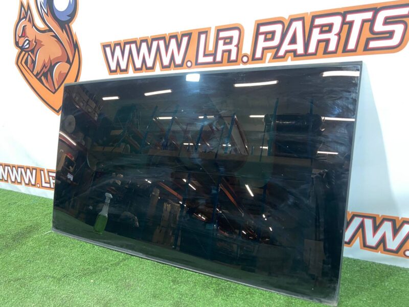 LR156858 Rear panoramic roof glass Range Rover Velar L560 (2018-) Used cost 500 € in stock 1 pcs.