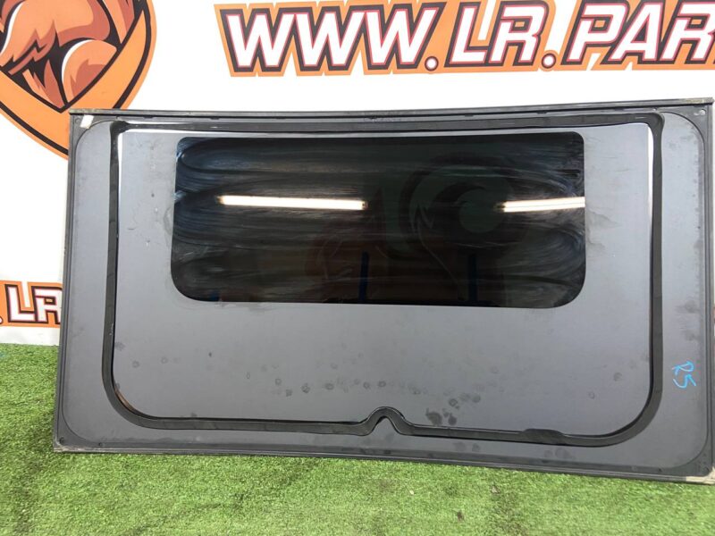 LR156858 Rear panoramic roof glass Range Rover Velar L560 (2018-) Used cost 500 € in stock 1 pcs.