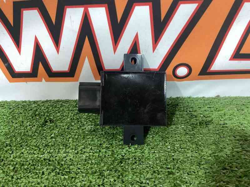 LR159937  Fuel pump control unit 2.0D 3.0D Range Rover Sport L494 (2014-2022) USED cost 90 € in stock 5 pcs.