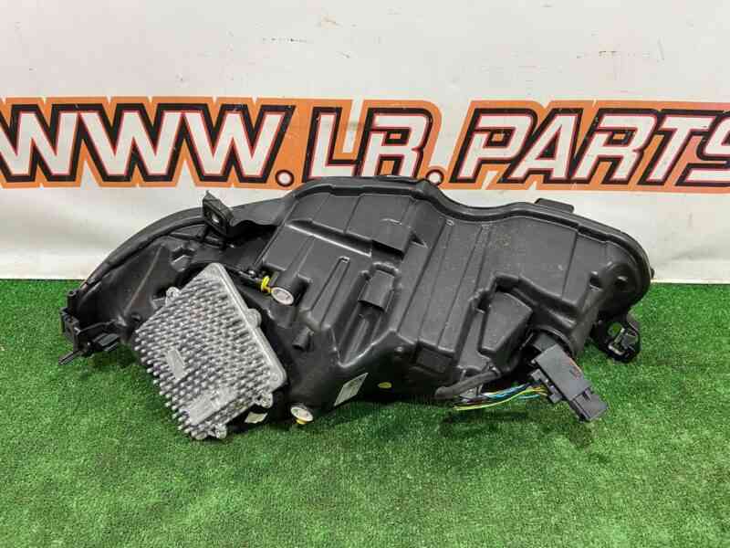 T2H43698 Headlight right Jaguar F-Pace X761 (2017-) used cost 1 000 € in stock 1 pcs.