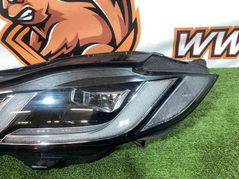 T2H43707 Headlight left Jaguar F-Pace X761 (2017-) used cost 1 000 € in stock 1 pcs.
