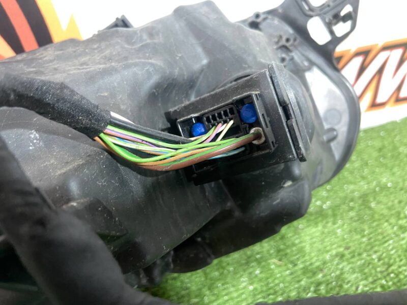 T2H43707 Headlight left Jaguar F-Pace X761 (2017-) used cost 1 000 € in stock 1 pcs.