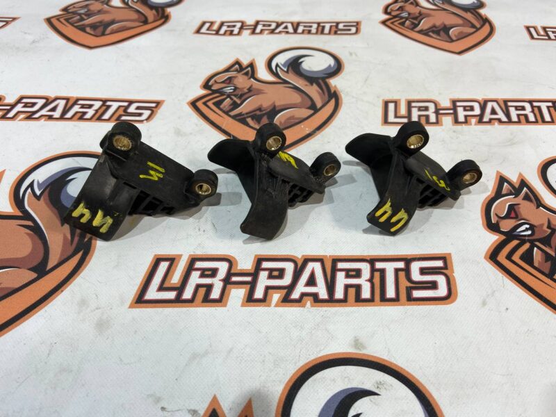 T2H44767 Main radiator mounting bracket Jaguar F-Pace Used cost 18 € in stock 5 pcs.