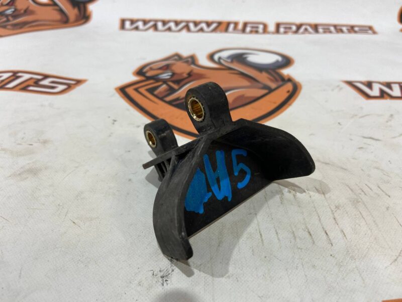 T2H44767 Main radiator mounting bracket Jaguar F-Pace Used cost 18 € in stock 5 pcs.