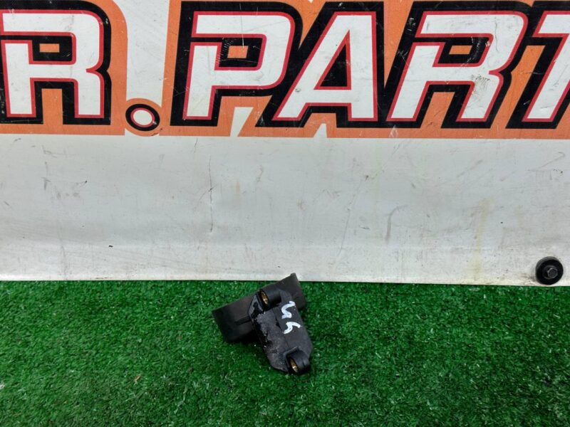 T2H44767 Main radiator mounting bracket Jaguar F-Pace Used - Image 25