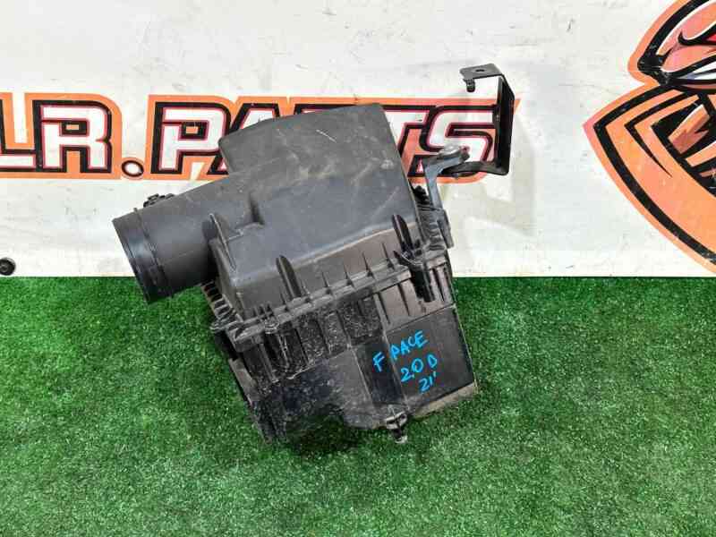 T2H46583 Air filter housing left Jaguar F-Pace X761 (2017-) used cost 200 € in stock 2 pcs.
