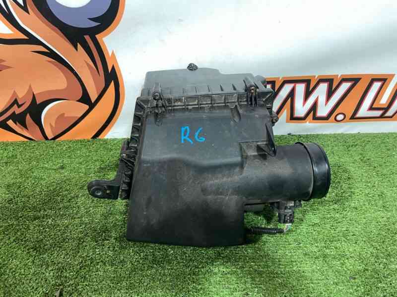 T2H46583 Air filter housing left Jaguar F-Pace X761 (2017-) used cost 200 € in stock 2 pcs.