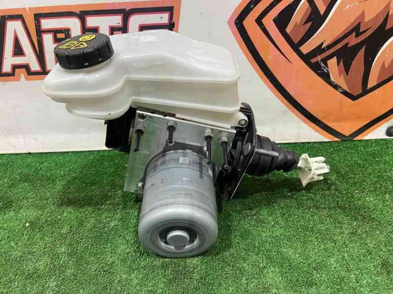T2H48781 ABS block with reservoir Jaguar F-Pace X761 (2017-) used cost 1 000 € in stock 1 pcs.