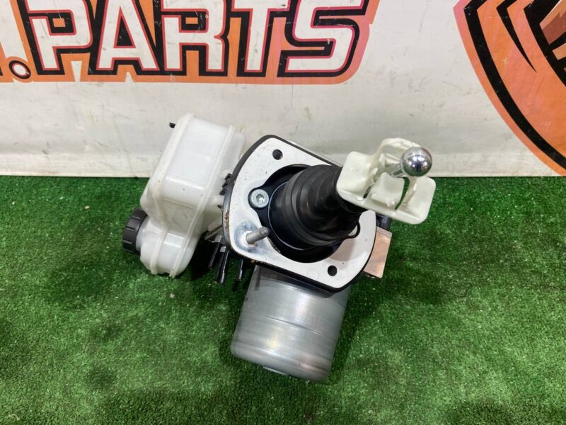 T2H48781 ABS block with reservoir Jaguar F-Pace X761 (2017-) used cost 1 000 € in stock 1 pcs.