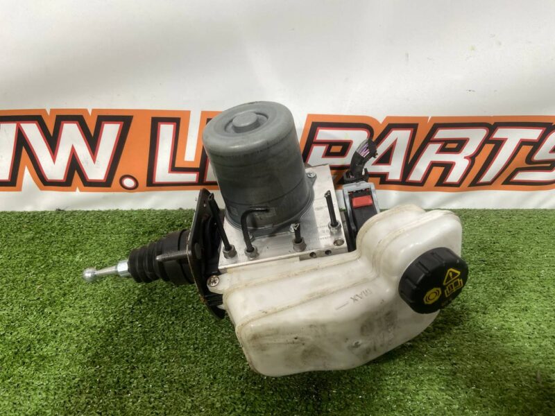 T2H48781 ABS block with reservoir Jaguar F-Pace X761 (2017-) used cost 1 000 € in stock 1 pcs.