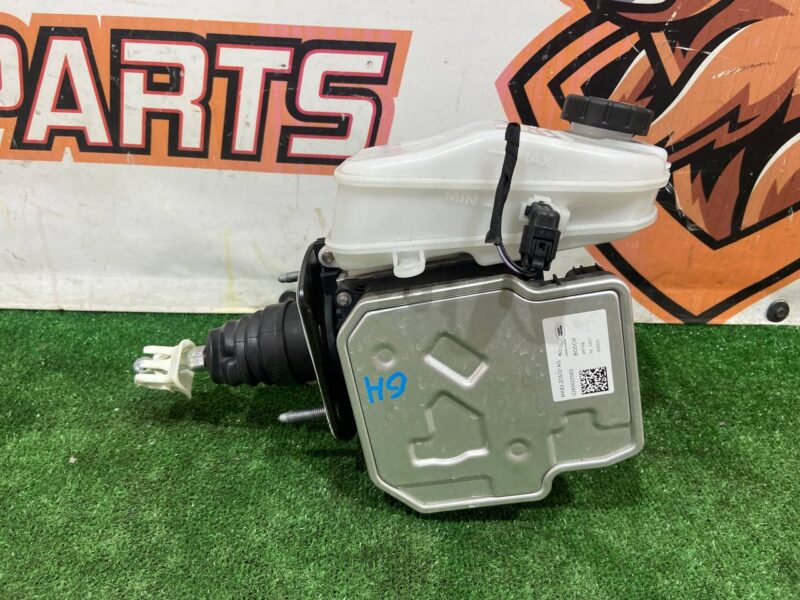 T2H48781 ABS block with reservoir Jaguar F-Pace X761 (2017-) used cost 1 000 € in stock 1 pcs.