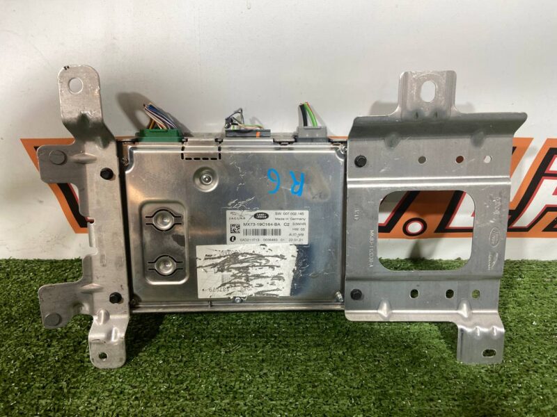 T2H49961 Jaguar F-Pace X761 Audio System Amplifier (2017-) used cost 480 € in stock 2 pcs.