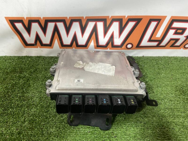 T2H52236 Engine control unit Jaguar F-Pace X761 (2017-) Used cost 250 € in stock 4 pcs.