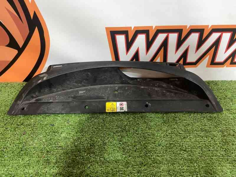 T2H6635 Used JAGUAR F-PACE front panel air intake cost 40 € in stock 1 pcs.