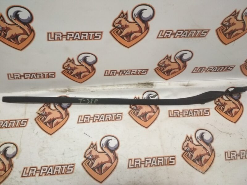 T4A1104 Windshield pillar trim right Jaguar F-Pace X761 (2017-) used cost 15 € in stock 3 pcs.