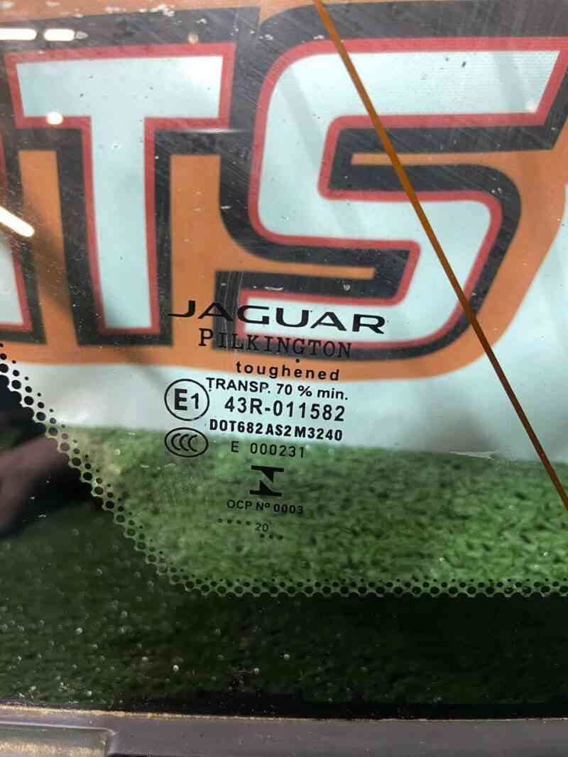 T4A13381 Left rear body glass Jaguar F-Pace X761 (2017-) USED cost 180 € in stock 3 pcs.