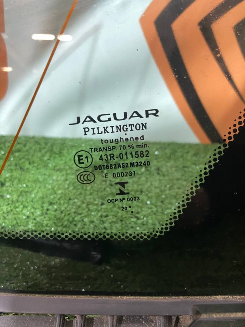 T4A13401 Side right rear glass for Jaguar F-Pace X761 (2017-) USED cost 180 € in stock 2 pcs.