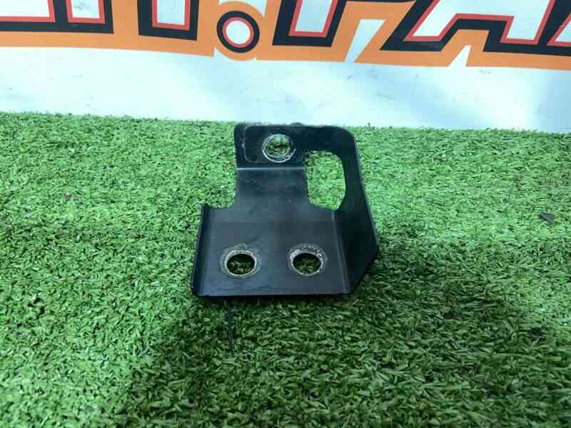T4A1654 Wing bracket to spar upper left JAGUAR F-PACE Used cost 50 € in stock 5 pcs.