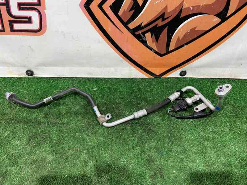 T4A30795 Air conditioning pipe Jaguar F-Pace X761 (2017-) used cost 60 € in stock 1 pcs.