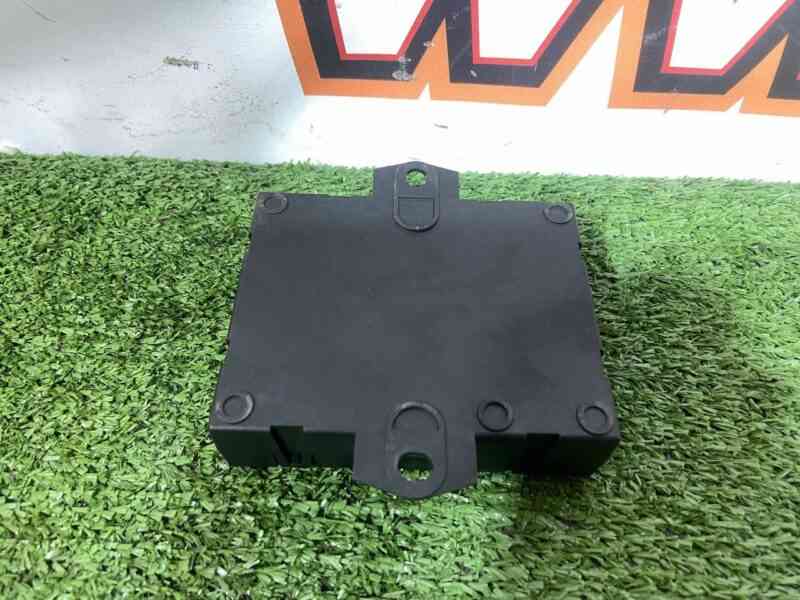 T4A35596 Rear Door Electric Drive Control Unit Jaguar F-Pace X761 (2017-) Used cost 85 € in stock 1 pcs.
