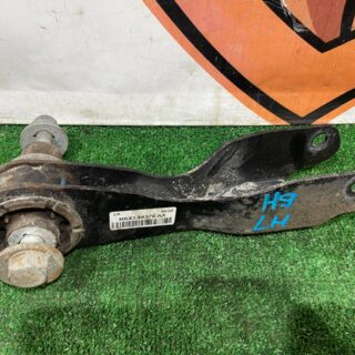 T4A37040 Lever rear lower left Jaguar F-Pace X761 (2017-) used cost 60 € in stock 3 pcs.