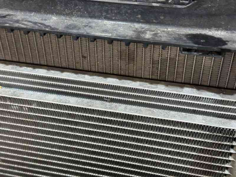 T4A37949KIT Radiator cassette 2.0 assembled +fan +frame Jaguar F-Pace X761 (2017-) Used cost 1 400 € in stock 2 pcs.