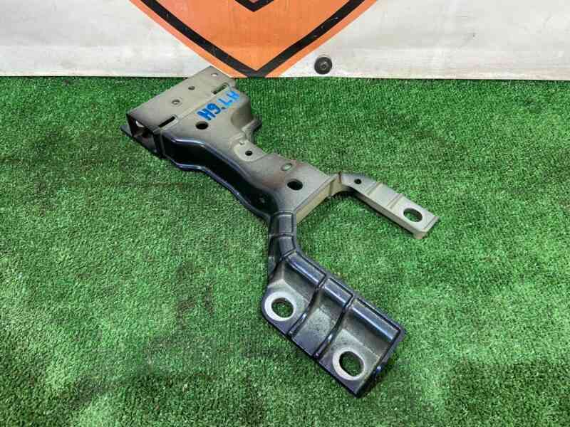 T4A41267 Front bumper amplifier bracket left Jaguar F-Pace X761 (2017-) Used - Image 12