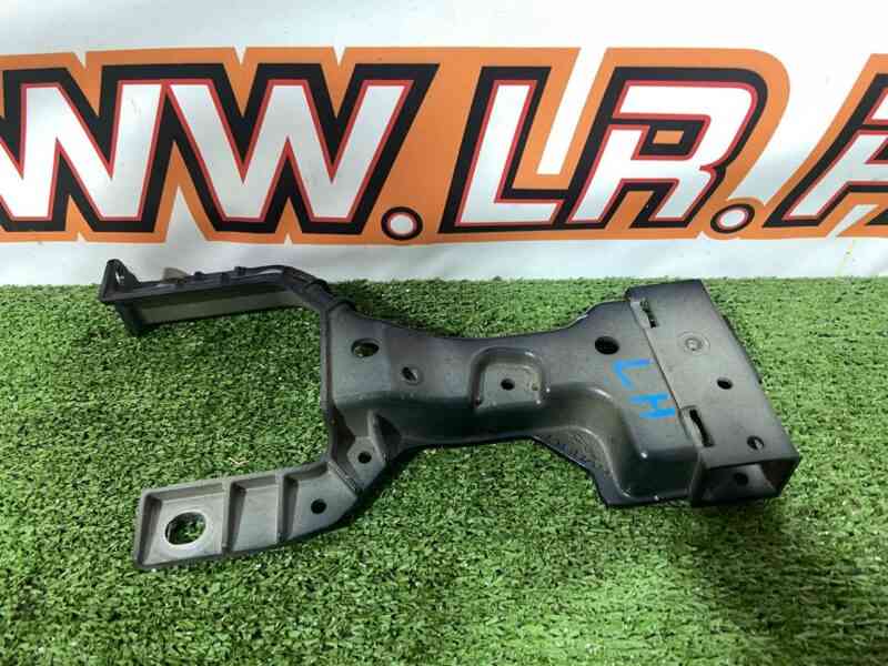 T4A41267 Front bumper amplifier bracket left Jaguar F-Pace X761 (2017-) Used - Image 18