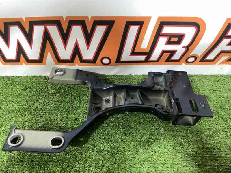 T4A41267 Front bumper amplifier bracket left Jaguar F-Pace X761 (2017-) Used - Image 19