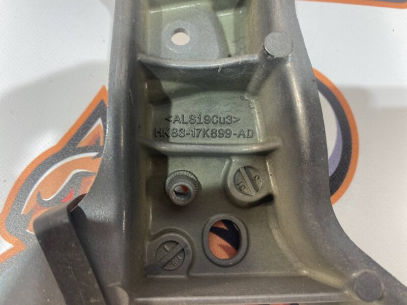 T4A41267 Front bumper amplifier bracket left Jaguar F-Pace X761 (2017-) Used cost 55 € in stock 3 pcs.
