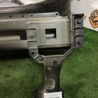 T4A41267 Front bumper amplifier bracket left Jaguar F-Pace X761 (2017-) Used cost 55 € in stock 3 pcs.